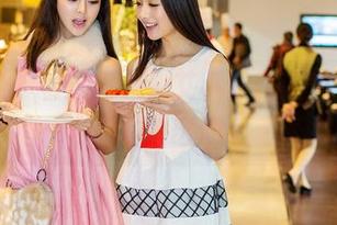 青豆客 – 看这图包，艾小青就是兔女郎的本色出演